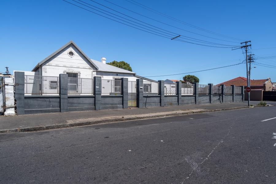 To Let 9 Bedroom Property for Rent in Maitland Western Cape